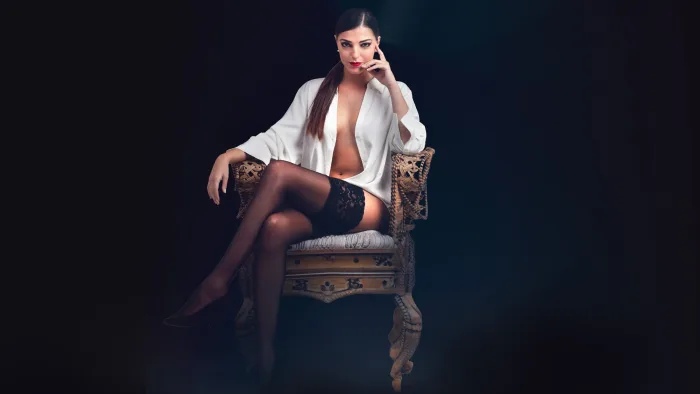 Emanuelle Báo Thù - Ảnh 2